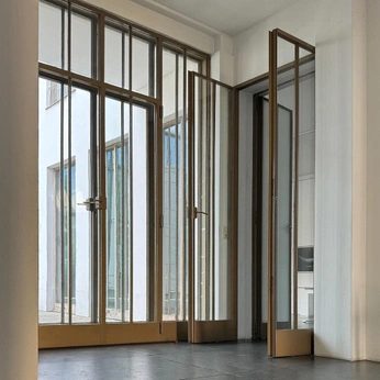 A cover of "#1" cluster. The owner is alexandrubostan. The cluster consists of 1 element.