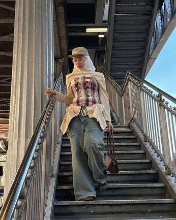 A cover of "Angles" cluster. The owner is naveera. The cluster consists of 1 element.