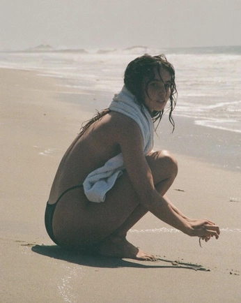 A cover of "beach vibes" cluster. The owner is sophia26. The cluster consists of 4 elements.