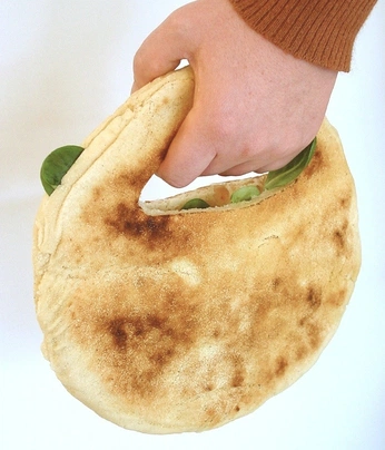 A cover of "by" cluster. The owner is sashinisa. The cluster consists of 220 elements.