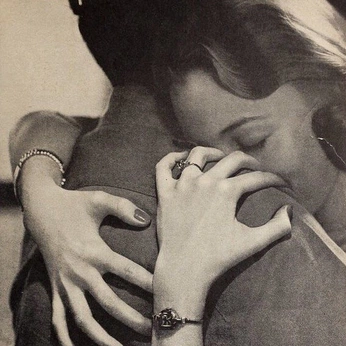 A cover of "Curated Internet" cluster. The owner is perez. The cluster consists of 367 elements.