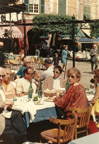 A cover of "Vacation" cluster. The owner is paewiosh. The cluster consists of 23 elements.