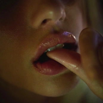 A cover of "Refs" cluster. The owner is motionstas. The cluster consists of 1 element.