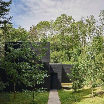 A cover of "e" cluster. The owner is lenasophiee. The cluster consists of 7 elements.