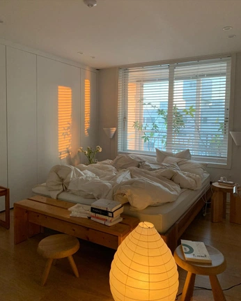 A cover of "room inspo" cluster. The owner is whoisreth. The cluster consists of 9 elements.