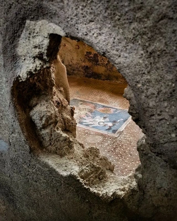 A cover of "Sacred" cluster. The owner is marianamibia. The cluster consists of 2 elements.