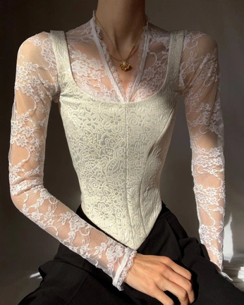 A cover of "silhouette" cluster. The owner is jolbee. The cluster consists of 24 elements.