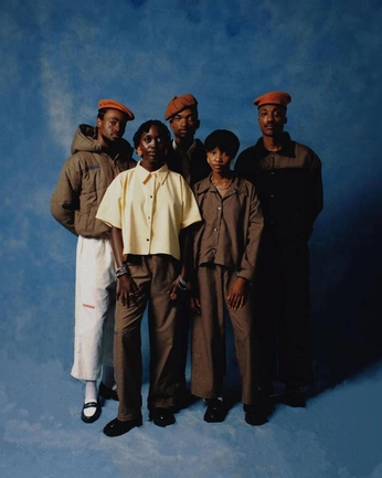 A cover of "objects" cluster. The owner is albaagordillo. The cluster consists of 43 elements.