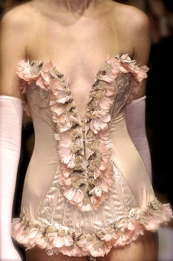 A cover of "romantic" cluster. The owner is ginnn. The cluster consists of 58 elements.