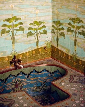 A cover of "bath house" cluster. The owner is adrianeelliott. The cluster consists of 67 elements.