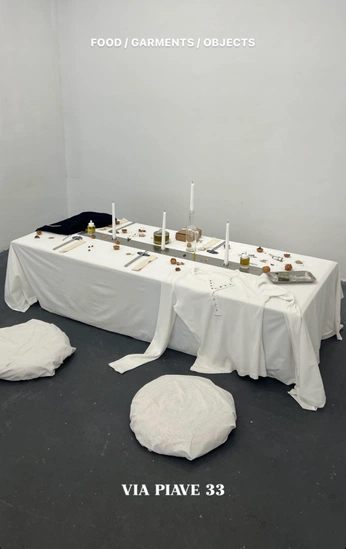 A cover of "demokratieleben" cluster. The owner is hellojul5es. The cluster consists of 3 elements.