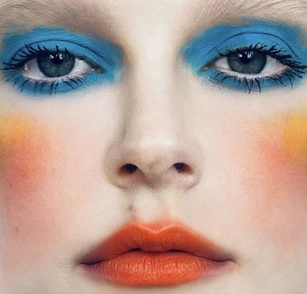 A cover of "Makeup :3" cluster. The owner is camilyrose0. The cluster consists of 4 elements.