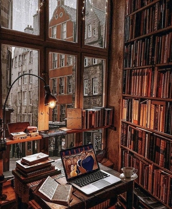 A cover of "Library interior" cluster. The owner is thearkstudio. The cluster consists of 1 element.