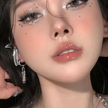 A cover of "cute makeup styles" cluster. The owner is straykids4life. The cluster description is "Ya´ll if I was pretty enough I would try all these every day". The cluster consists of 149 elements.