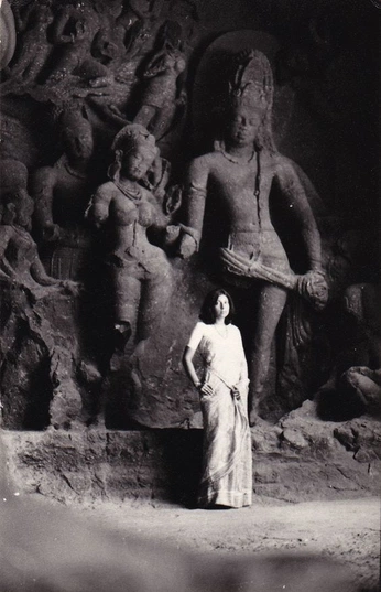 A cover of "world  building visual" cluster. The owner is aycaclsr. The cluster consists of 27 elements.