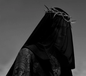 A cover of "TheOneWhoWearsManyFaces." cluster. The owner is thelunakey. The cluster consists of 10 elements.