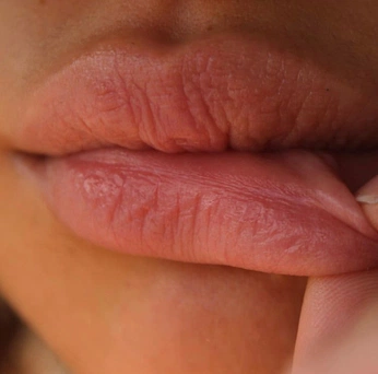 A cover of "fashion illustration" cluster. The owner is annaaaaaaa. The cluster consists of 7 elements.