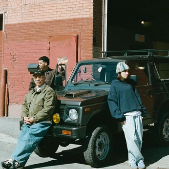 A cover of "Shoot inspo" cluster. The owner is thegravyshow. The cluster consists of 6 elements.