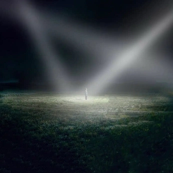 A cover of "Light" cluster. The owner is r4dis. The cluster consists of 32 elements.