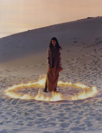 A cover of "Images that Speak" cluster. The owner is simrahfarrukh. The cluster description is "images that leave an impression on me ". The cluster consists of 24 elements.