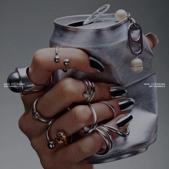 A cover of "stones/pearls/shinytings" cluster. The owner is eyejaw. The cluster consists of 204 elements.