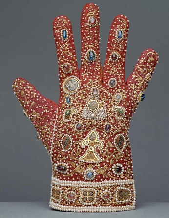 A cover of "Schmuck" cluster. The owner is kilipona. The cluster consists of 5 elements.