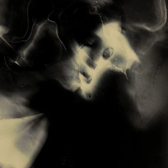 A cover of "dark light" cluster. The owner is annajuels. The cluster consists of 45 elements.