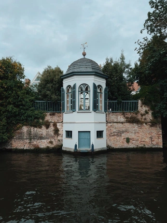 A cover of "Photos" cluster. The owner is aperiosdesign. The cluster description is "Personal and Inspo photography". The cluster consists of 15 elements.