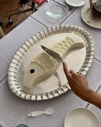 A cover of "À Table" cluster. The owner is victoriabain. The cluster consists of 9 elements.