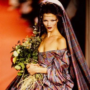 A cover of "anglomania" cluster. The owner is erikjagger. The cluster consists of 28 elements.