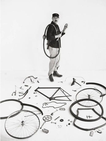 A cover of "Bicycles" cluster. The owner is ikatees. The cluster consists of 4 elements.