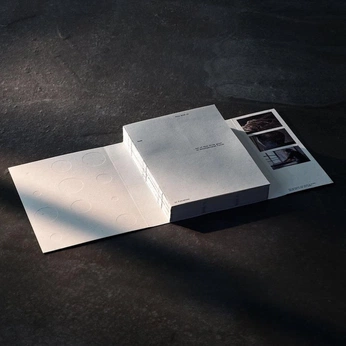 A cover of "Editorial" cluster. The owner is ebuttl. The cluster consists of 562 elements.