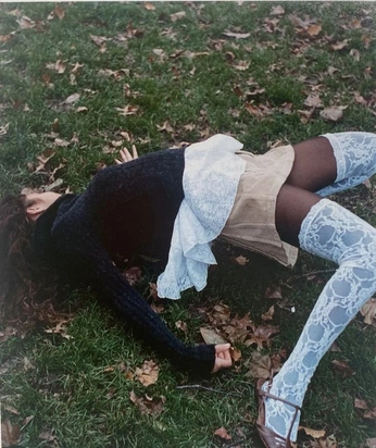 A cover of "newera" cluster. The owner is brittish.s2dio. The cluster consists of 85 elements.