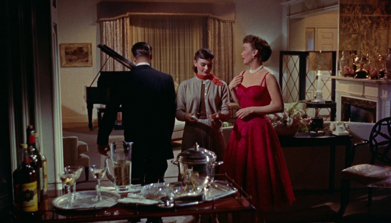 A still from the 1955 film All That Heaven Allows featuring Jane Wyman and Gloria Talbott.