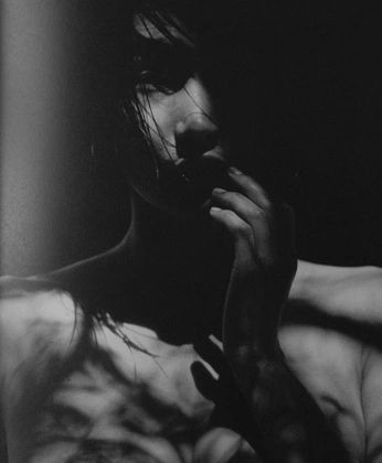 A cover of "Resilie" cluster. The owner is purimendez. The cluster consists of 7 elements.