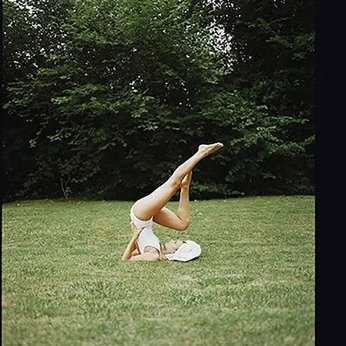 A cover of "Posers" cluster. The owner is dionnedesign. The cluster consists of 11 elements.