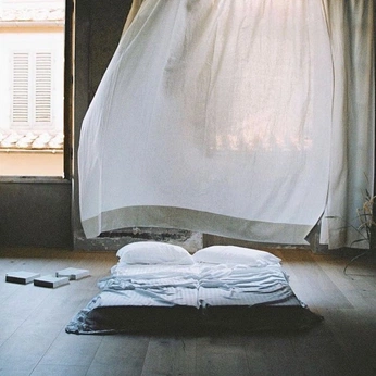 A cover of "photoz" cluster. The owner is husqorion. The cluster consists of 5 elements.