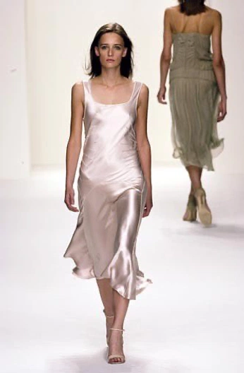 A cover of "Carrie Bradshaw" cluster. The owner is ironlessgiant. The cluster consists of 42 elements.