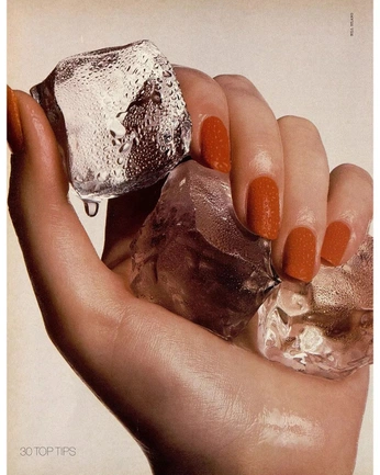 A cover of "Beautology Holiday Shoot" cluster. The owner is mapinto. The cluster consists of 22 elements.