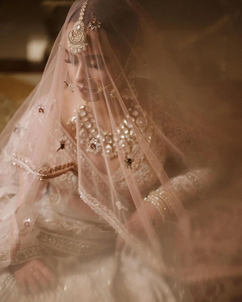 A cover of "Wedding" cluster. The owner is simmis. The cluster consists of 3 elements.