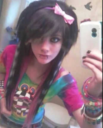 A cover of "Dallas Diamonds 🕊️" cluster. The owner is wlwjetstar. The cluster description is "1994-2017, can’t find her birthday :(". The cluster consists of 11 elements.