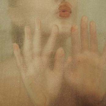 A cover of "vibe" cluster. The owner is jonisa. The cluster consists of 3 elements.