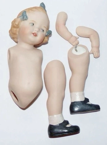 A cover of "the lovely bones" cluster. The owner is whataboutangeles. The cluster description is "im just a girl". The cluster consists of 120 elements.