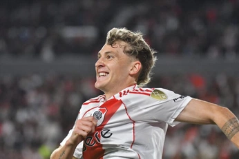 A cover of "Sports" cluster. The owner is kidthedesigner. The cluster consists of 4 elements.