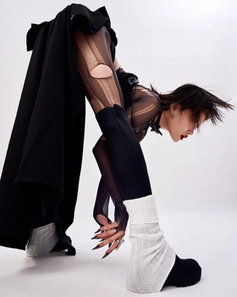 A cover of "MCIVERIV" cluster. The owner is bullvisuals. The cluster consists of 13 elements.