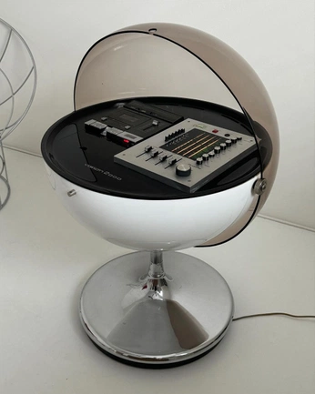 A cover of "Coole Gegenstände" cluster. The owner is arthr. The cluster consists of 5 elements.