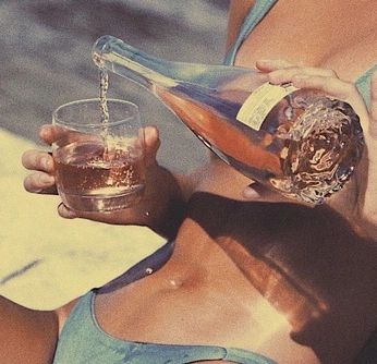 A cover of "La Dolce Vita" cluster. The owner is erinchapados. The cluster consists of 66 elements.