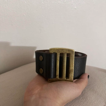 A cover of "belts" cluster. The owner is mak777. The cluster consists of 2 elements.