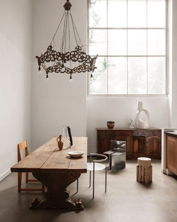 A cover of "lighting" cluster. The owner is plstryathome. The cluster consists of 4 elements.