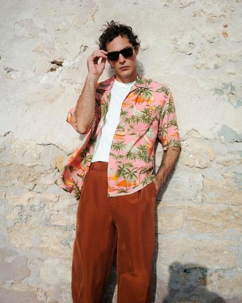 A cover of "Fashion" cluster. The owner is intersante. The cluster consists of 5 elements.